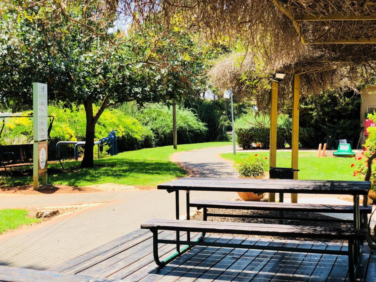 Kibbutz Malkiya Travel Hotel Malkiyya Esterno foto